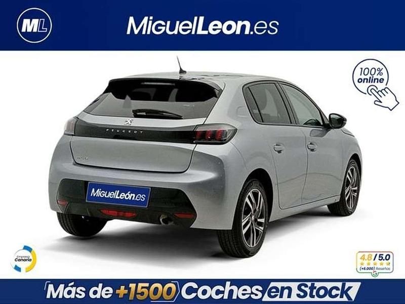 Usado Peugeot 208 Allure 102 CV (75 kW) 2023 Gris Utilitario
