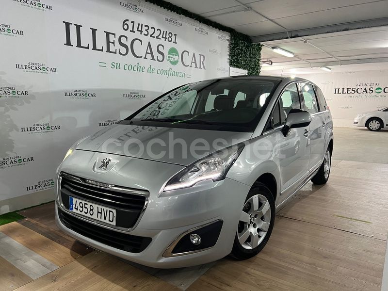Gris / plata Usado 2014 Peugeot 5008 Active Monovolumen | 7999 € (Precio justo) - Imagen 1/4