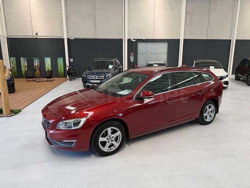 Usado Volvo S60 Summum 120 CV (88 kW) 2015 Granate Berlina