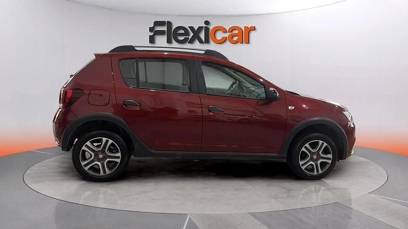 Usado Dacia Sandero Essentiel 90 CV (66 kW) 2019 Burdeos Utilitario