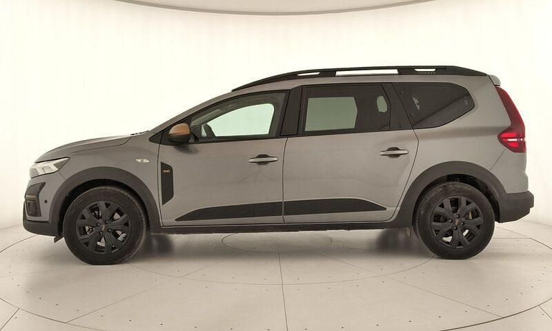 Usado Dacia Jogger Extreme 140 CV (102 kW) 2025 Gris Monovolumen