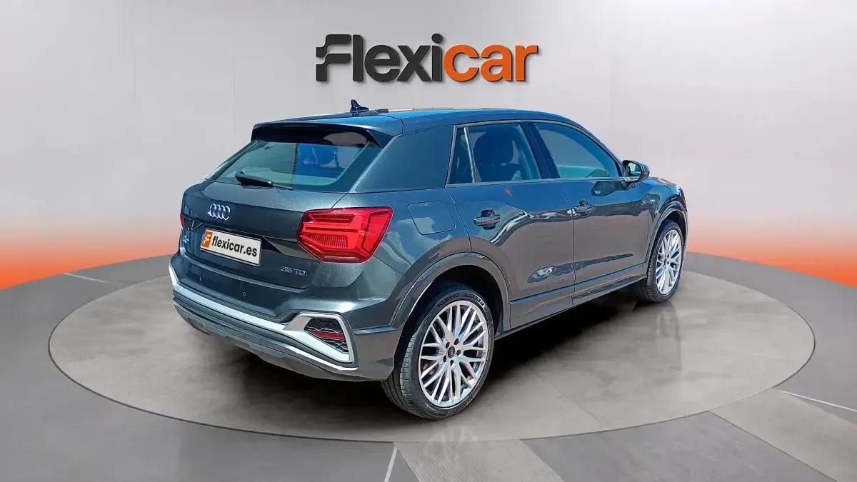 Usado Audi Q2 S-Line 150 CV (110 kW) 2024 Gris SUV