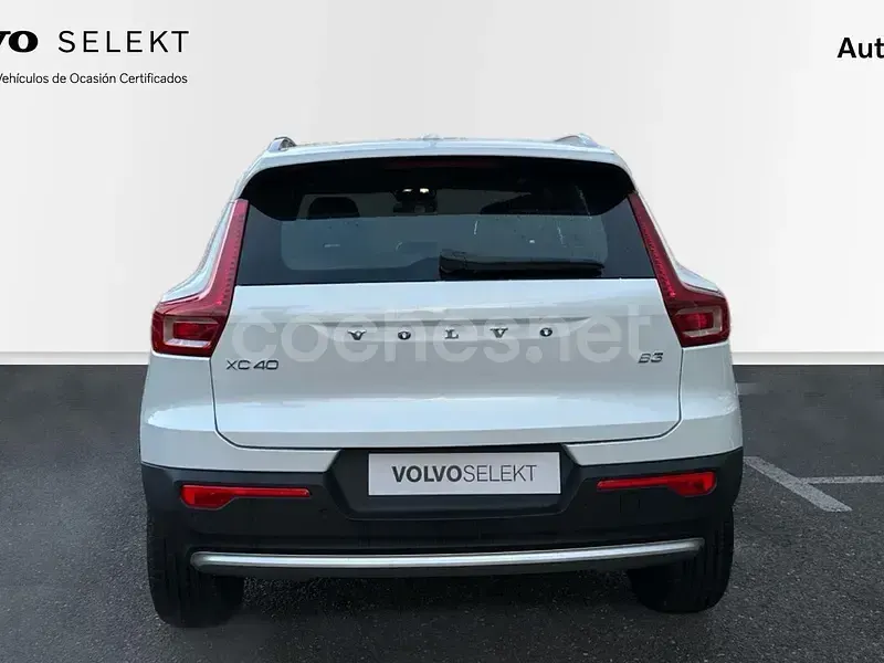 Usado Volvo XC40 Core 163 CV (119 kW) 2024 Blanco SUV