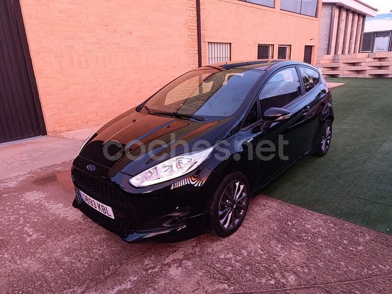 Negro Usado 2018 Ford Fiesta ST-Line Berlina | 9500 € (Precio justo) - Imagen 1/4