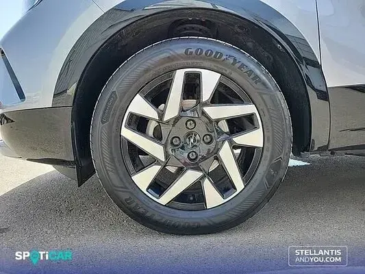 Usado Opel Mokka 136 CV (100 kW) 2025 Gris SUV