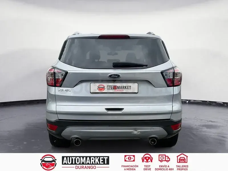 Usado Ford Kuga Titanium 150 CV (110 kW) 2017 Blanco SUV