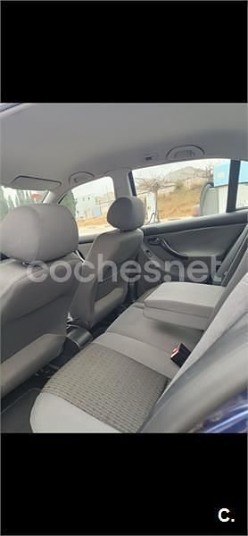 Usado Seat Toledo Sport 110 CV (80 kW) 2003 Azul Berlina