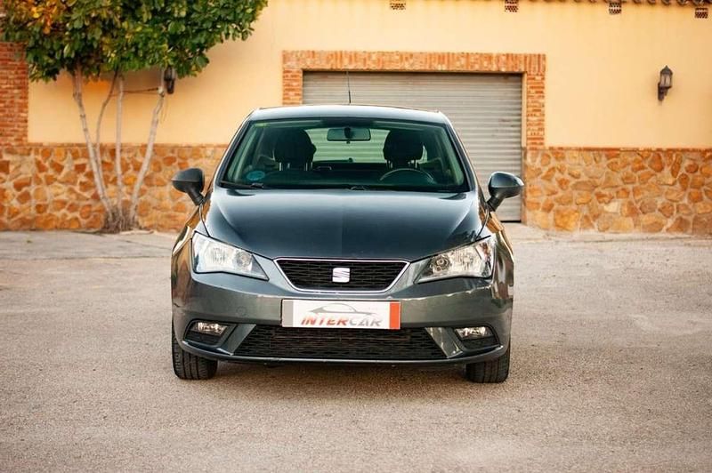 Usado Seat Ibiza Style 85 CV (62 kW) 2015 Gris Utilitario