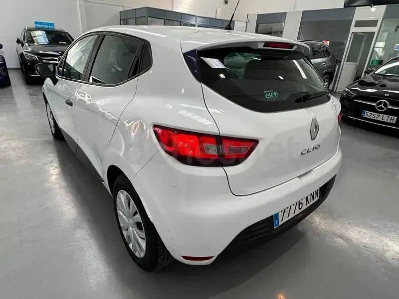 Usado Renault Clio IV Business 75 CV (55 kW) 2018 Blanco Berlina