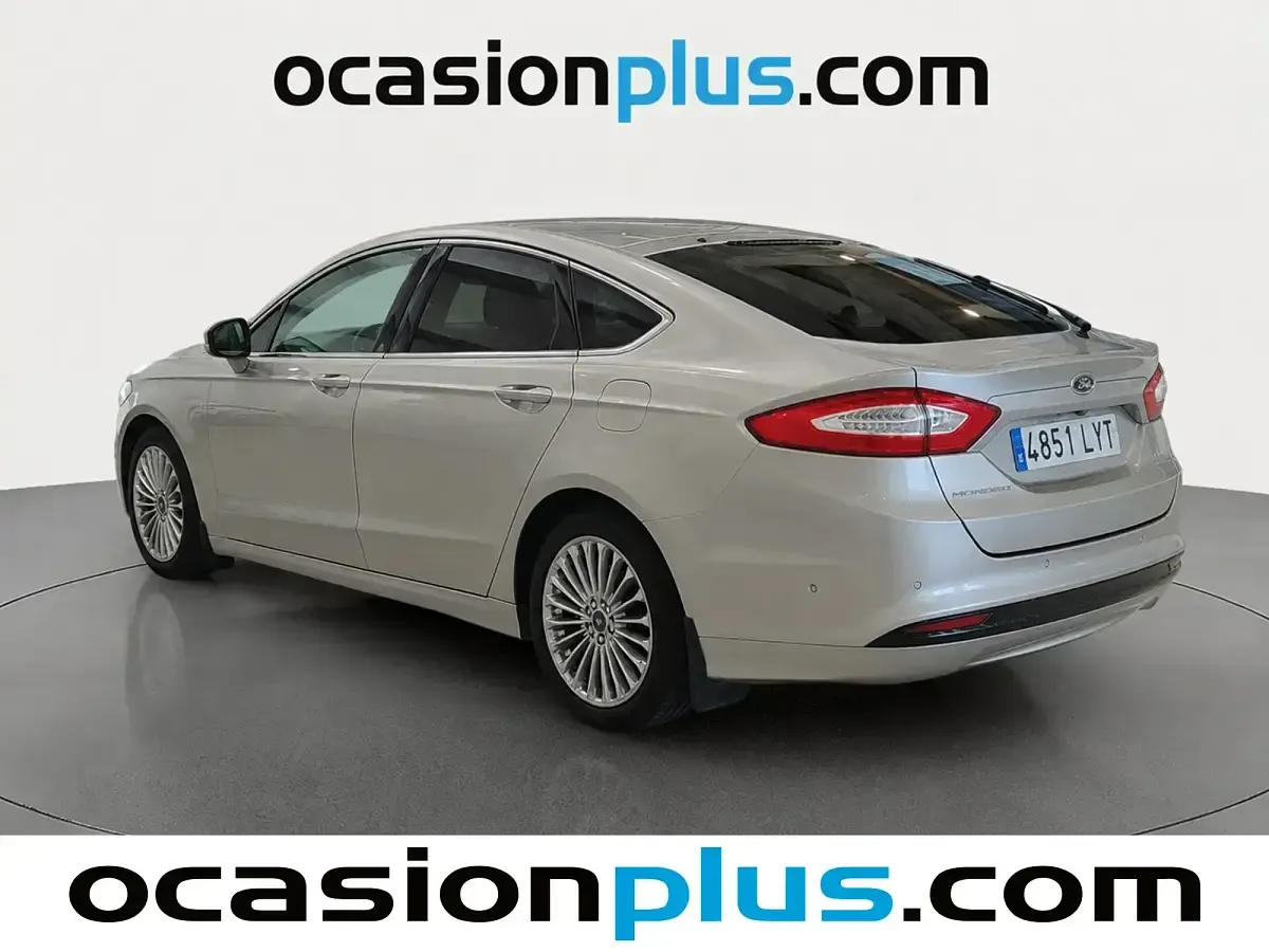 Usado Ford Mondeo Titanium 160 CV (117 kW) 2018 Gris Berlina