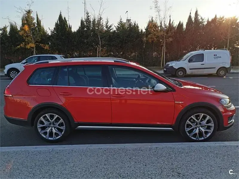 Usado VW Golf Alltrack 184 CV (135 kW) 2015 Rojo Familiar