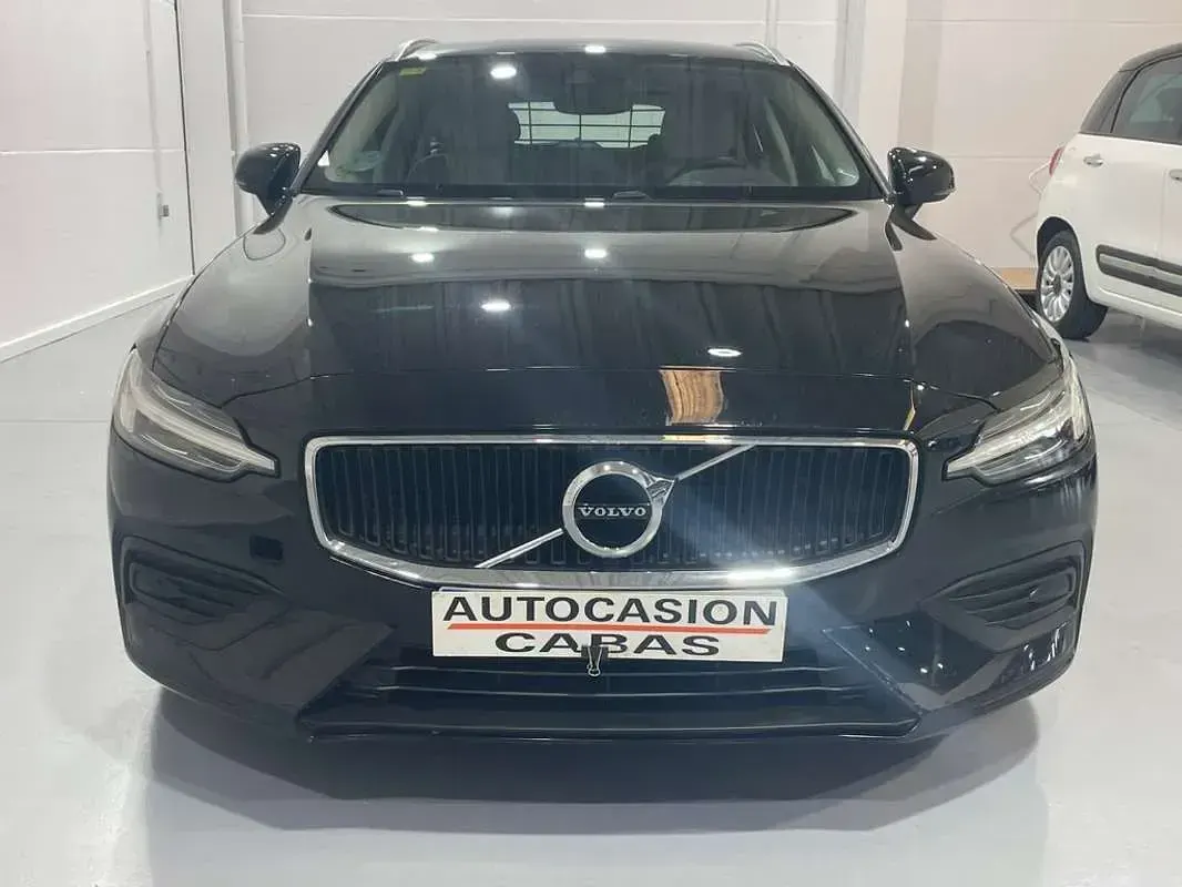 Usado Volvo V60 Momentum 150 CV (110 kW) 2020 Negro Familiar