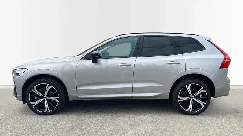 Usado Volvo XC60 Plus 250 CV (183 kW) 2025 Gris / plata SUV