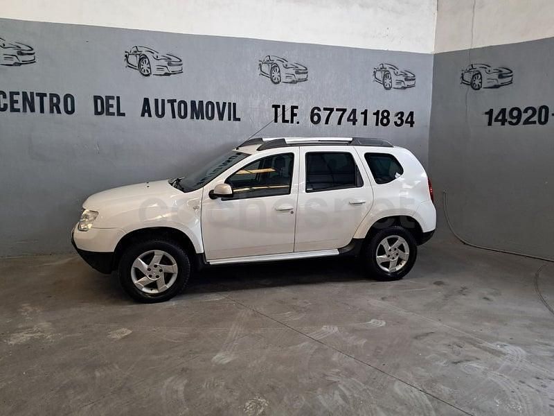 Usado Dacia Duster Lauréate 105 CV (77 kW) 2011 Blanco SUV