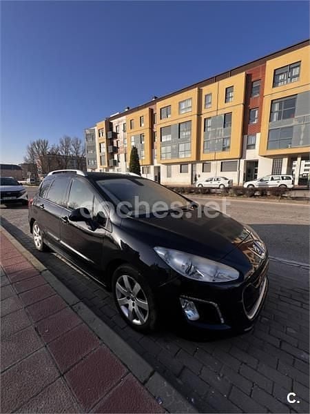 Usado Peugeot 3008 Active 112 CV (82 kW) 2012 Negro Familiar