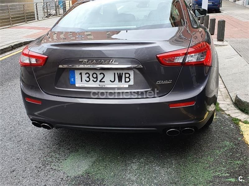 Gris / plata Usado 2017 Maserati Ghibli Coupe | 29.950 € (Precio justo) - Imagen 1/4