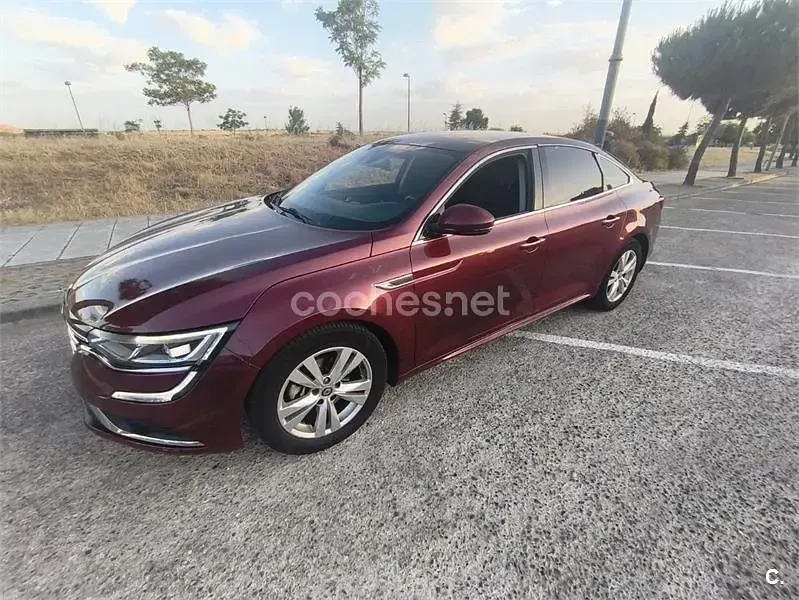 Usado Renault Talisman Intens 130 CV (95 kW) 2016 Rojo Berlina