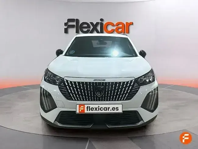 Usado Peugeot 2008 Allure 100 CV (73 kW) 2025 Blanco SUV