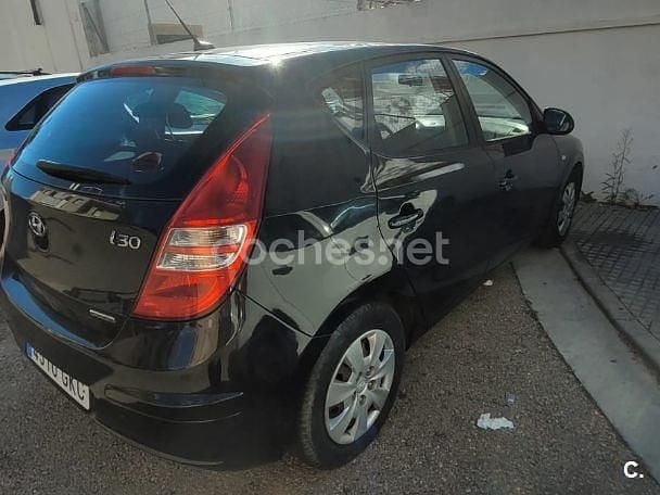 Negro Usado 2008 Hyundai i30 Comfort Berlina | 3950 € (Super precio) - Imagen 1/4
