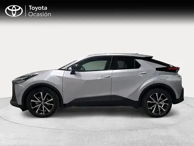 Käytetty Toyota C-HR Advance 140 HP (102 kW) 2025 Harmaa Katumaasturi