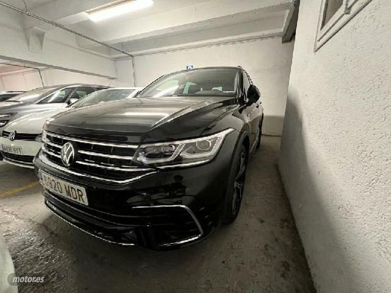 Negro Usado 2023 VW Tiguan Allspace R-line SUV | 43.374 € - Imagen 1/4