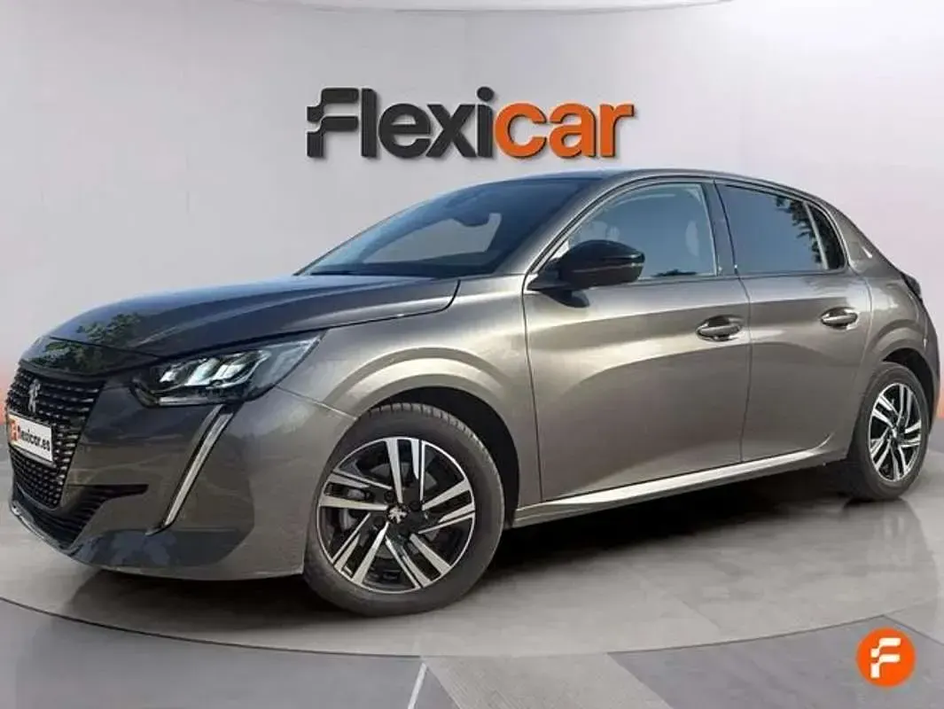 Usado Peugeot 208 Allure 101 CV (74 kW) 2022 Gris Utilitario