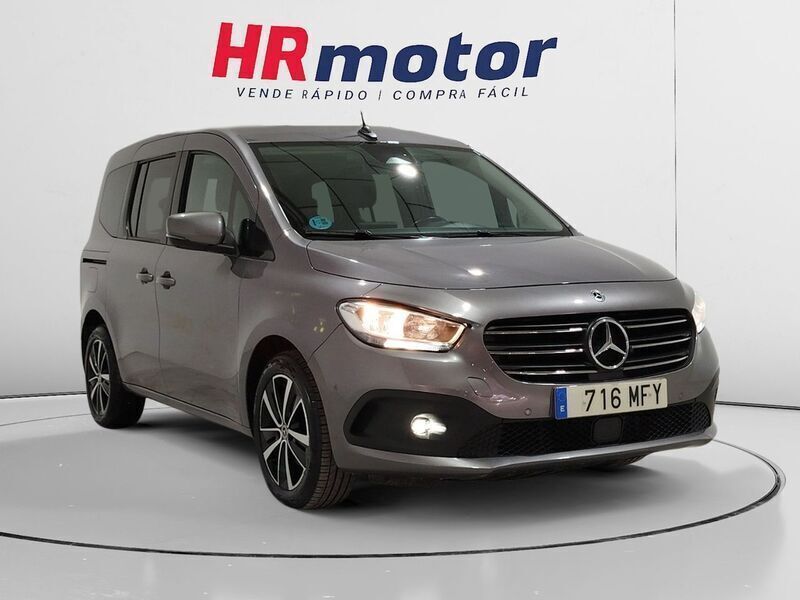 Gris Usado 2023 Mercedes 180 Berlina | 26.790 € - Imagen 1/4