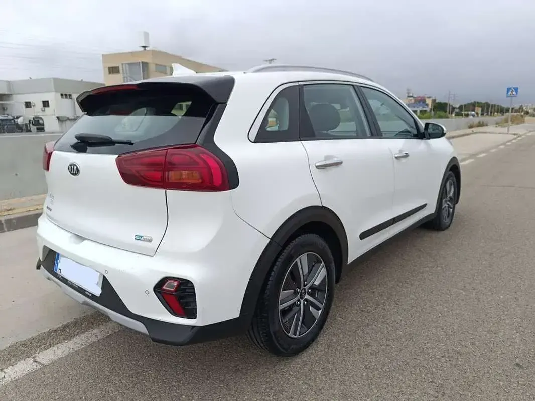 Usado Kia Niro 141 CV (103 kW) 2020 Blanco SUV