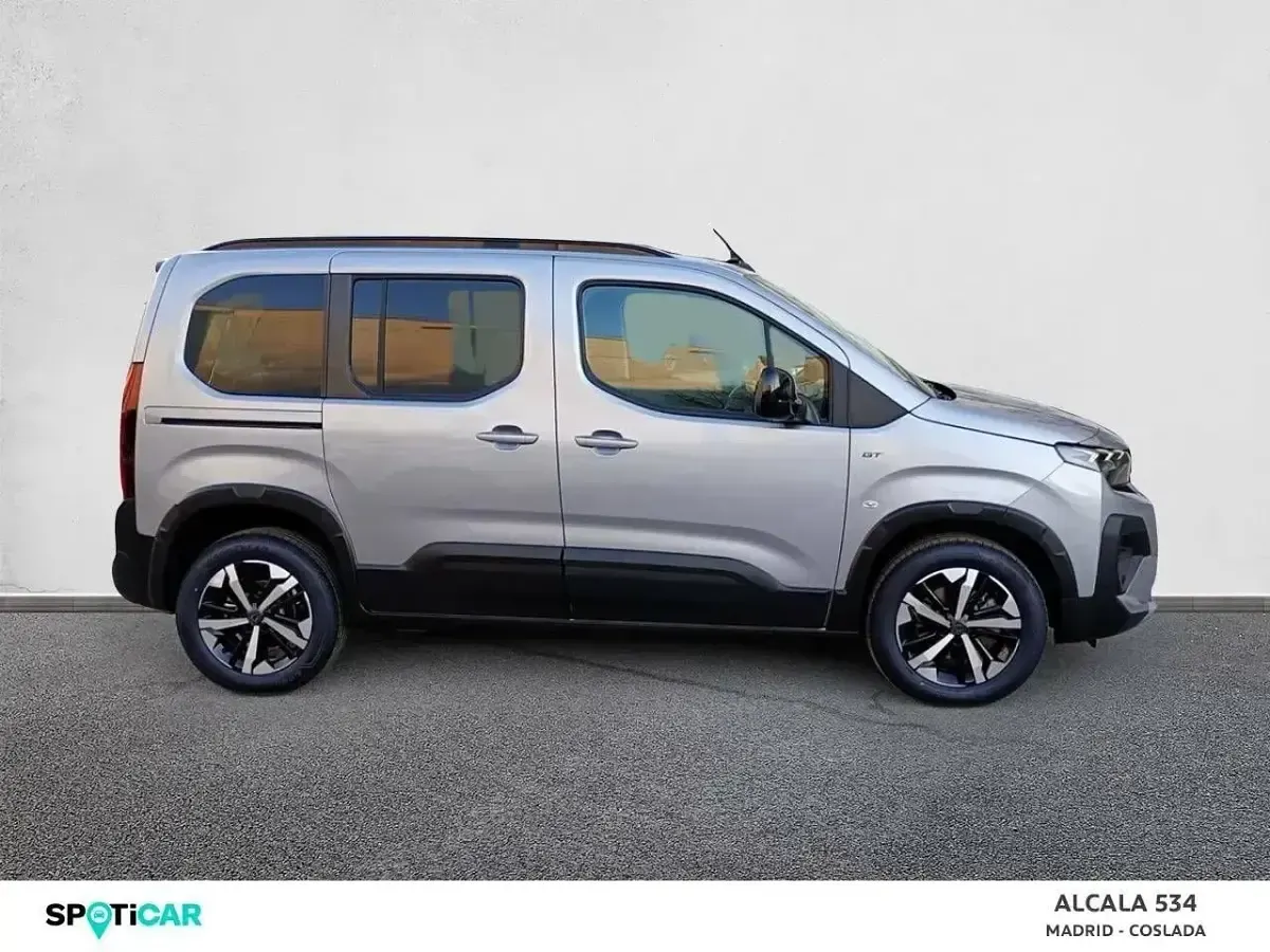 Usado Peugeot Rifter GT 130 CV (95 kW) 2024 Gris Monovolumen