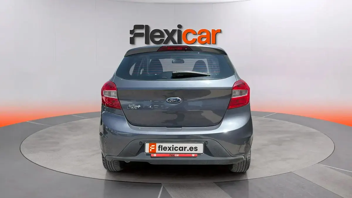 Usado Ford Ka Plus 70 CV (51 kW) 2017 Azul Utilitario