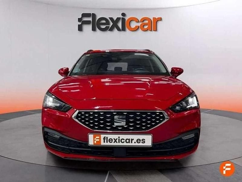 Usado Seat Leon ST Style 131 CV (96 kW) 2021 Rojo Familiar
