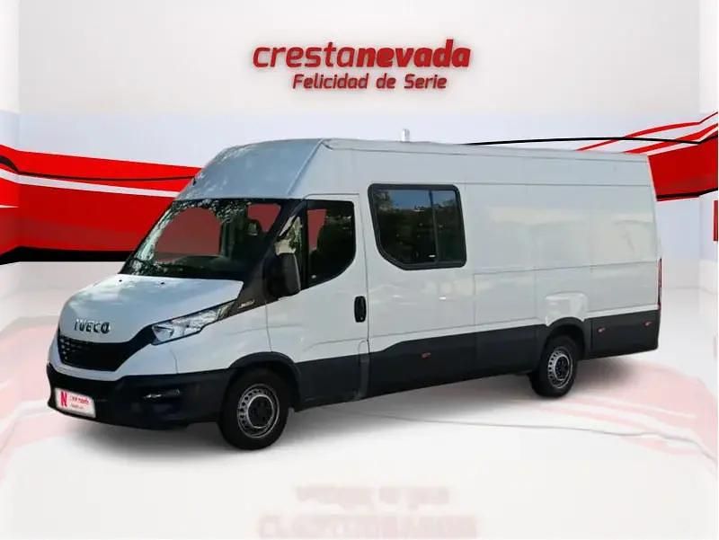 Usado Iveco Daily 136 CV (100 kW) 2021 Blanco Monovolumen