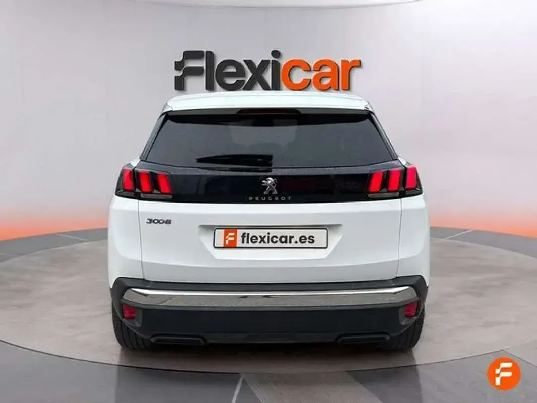 Usado Peugeot 3008 Allure 131 CV (96 kW) 2019 Blanco SUV