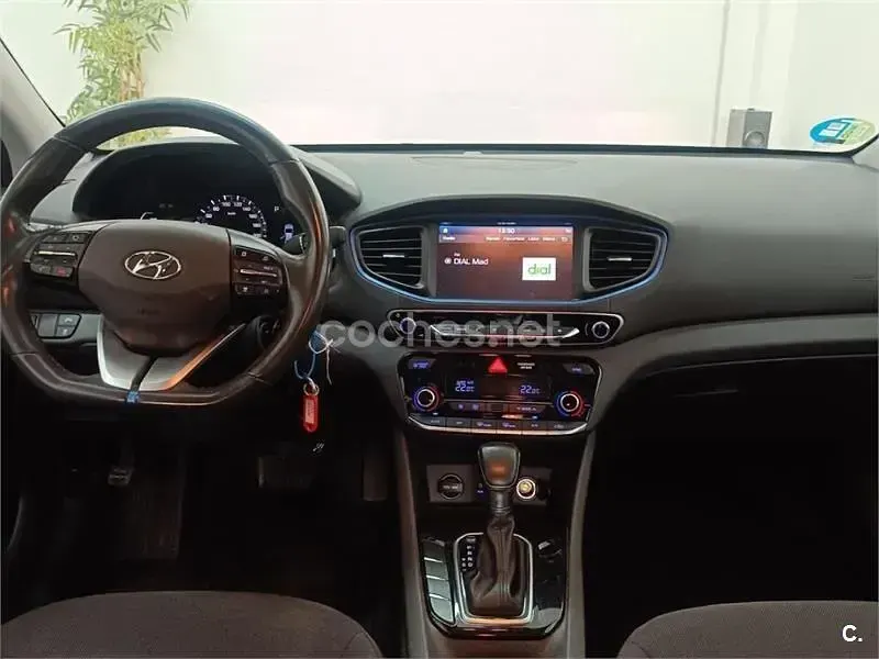 Usado Hyundai Ioniq 141 CV (103 kW) 2017 Blanco Utilitario