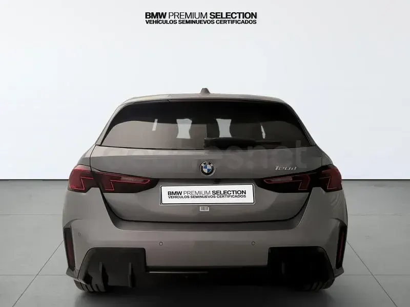 Usado BMW 120 Comfort Edition 163 CV (119 kW) 2025 Gris / plata Utilitario