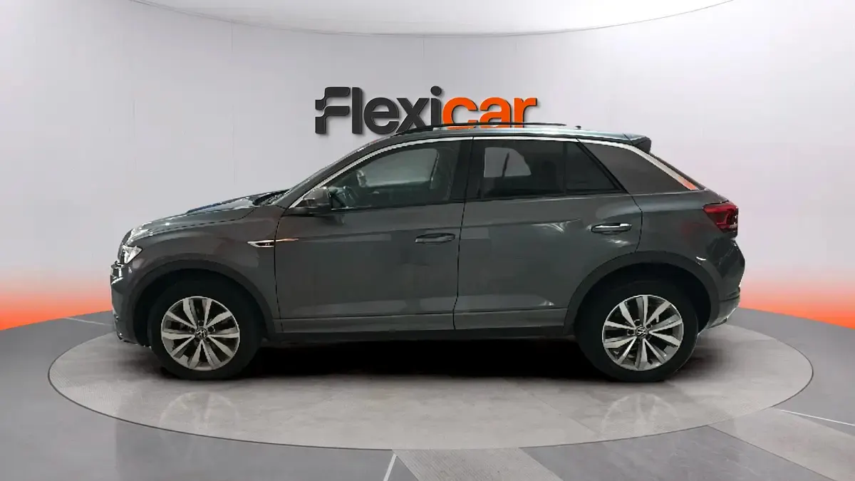 Usado VW T-Roc Advance 110 CV (80 kW) 2022 Gris SUV