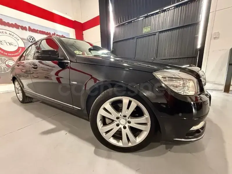 Usado Mercedes C220 Elegance 170 CV (125 kW) 2011 Negro Berlina