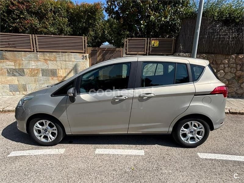 Usado Ford B-MAX Titanium 125 CV (91 kW) 2016 Beige Monovolumen