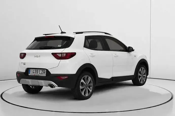 Usado Kia Stonic 100 CV (73 kW) 2022 SUV