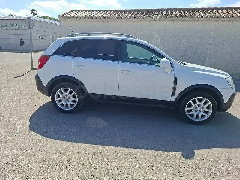 Używany Opel Antara Cosmo 150 KM (110 kW) 2011 Biały SUV
