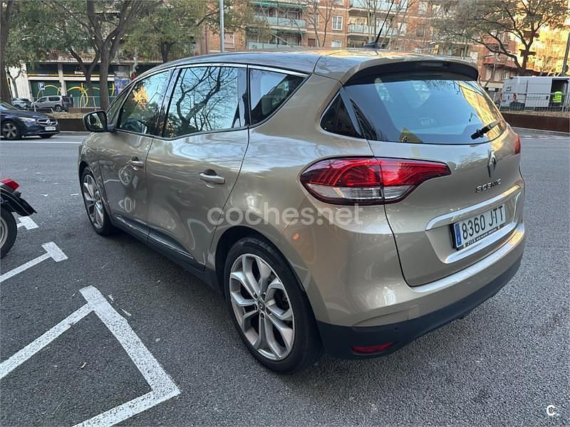 Usado Renault Scénic III Intens 130 CV (95 kW) 2016 Beige Monovolumen