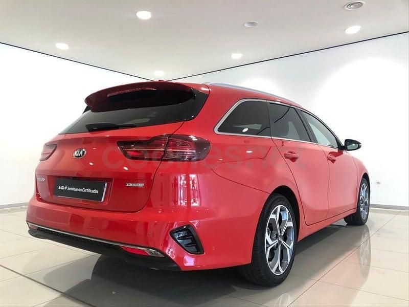 Usado Kia Ceed 120 CV (88 kW) 2019 Rojo Utilitario