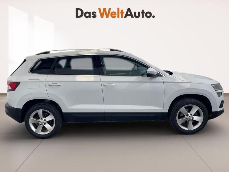 Usado Skoda Karoq 115 CV (84 kW) 2019 Blanco luna (metalizado) SUV