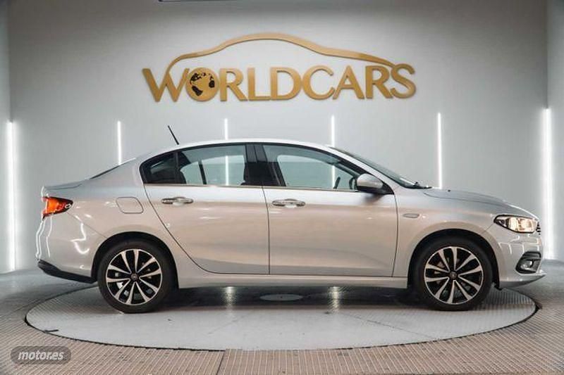 Usado Fiat Tipo 120 CV (88 kW) 2016 Gris Berlina
