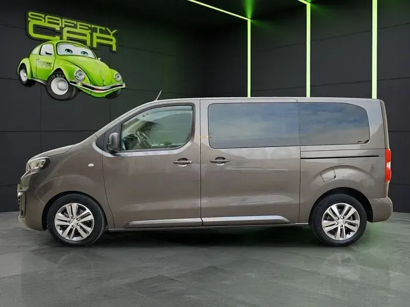 Usado Peugeot Traveller Active 150 CV (110 kW) 2019 Gris / plata Monovolumen