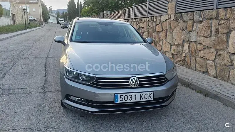 Usado VW Passat Advance 150 CV (110 kW) 2017 Gris / plata Familiar