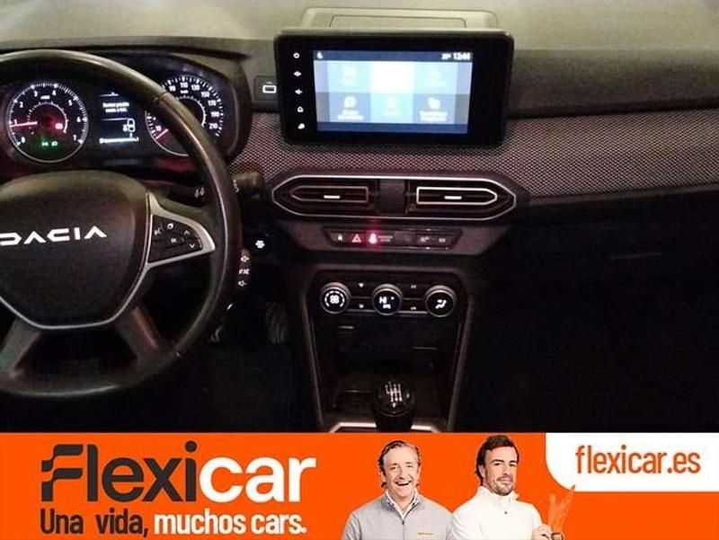 Usado Dacia Sandero Expression 91 CV (66 kW) 2024 Blanco Utilitario