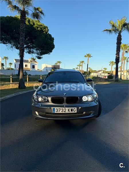 Usado BMW 118 Comfort Edition 143 CV (105 kW) 2009 Gris / plata Utilitario