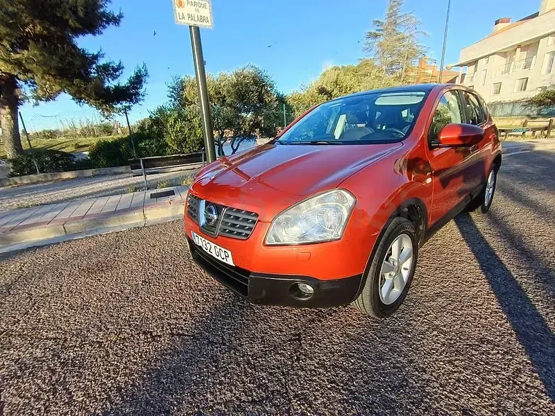 Używany Nissan Qashqai Acenta 150 KM (110 kW) 2009 Czerwony SUV