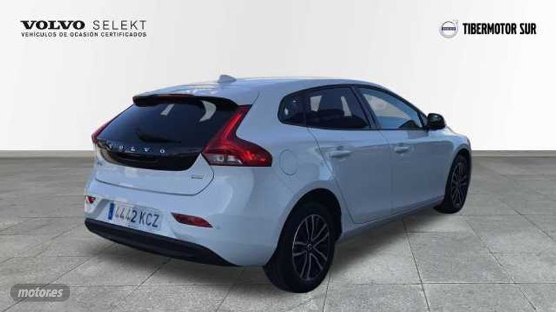 Usado Volvo V40 Momentum 120 CV (88 kW) 2017 Blanco Familiar